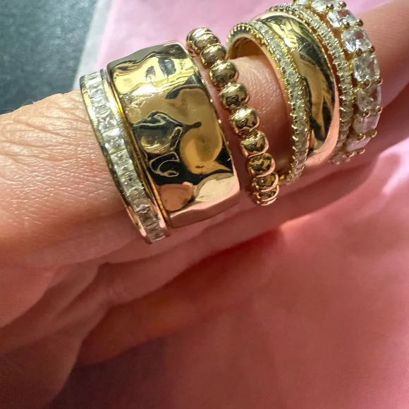 Set of 7 Gold plated Rings - Picture 5 of 8